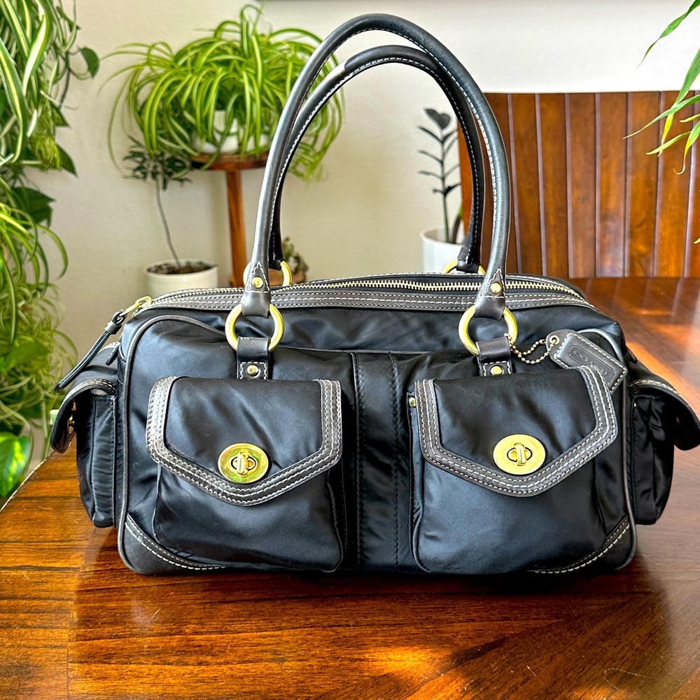 Coach 4453 Vintage (in November) Black Brass Turnlock EUC